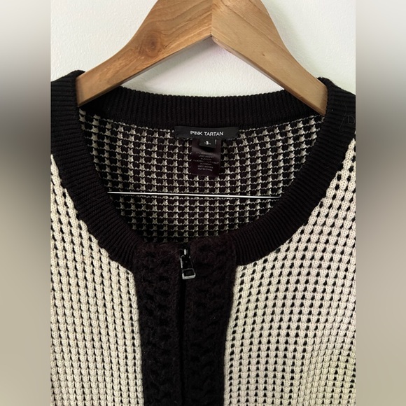 Pink Tartan cardigan sweater zipper beige and black with pockets size a small - Picture 9 of 10
